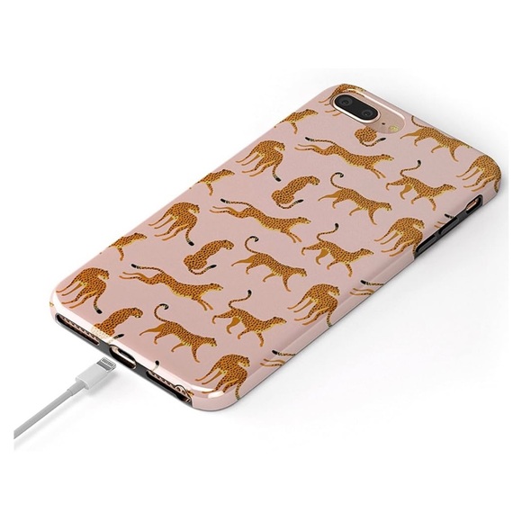 Casely iPhone 6/6s/7/8 Plus Case | On The Prowl | Pink Leopard Print Case - Picture 4 of 8